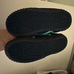 Children’s place boys navy water shoes toddler 9/10, never worn
